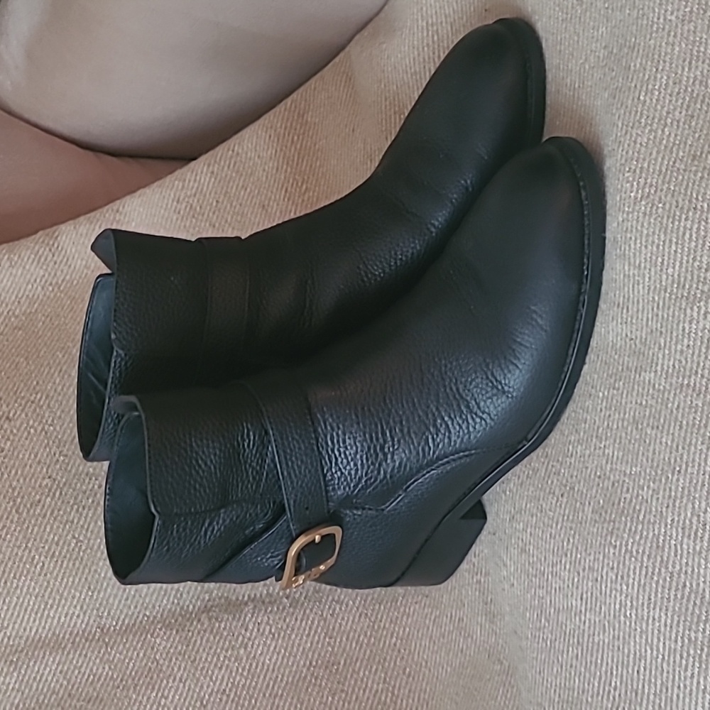 Tory Burch boots sz8